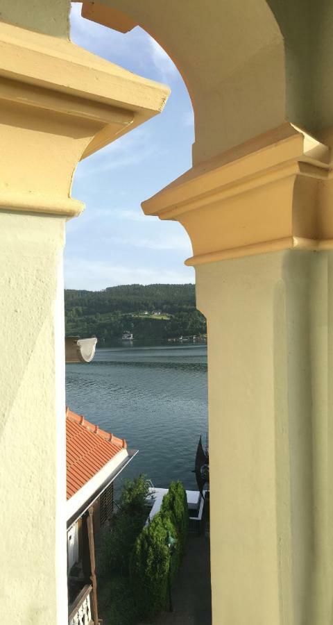 Tower Apartment with Lake View